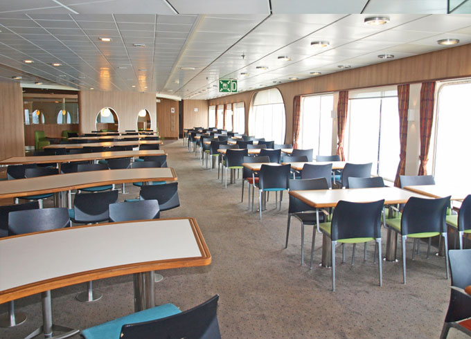 Prom Nova Star - wnętrza